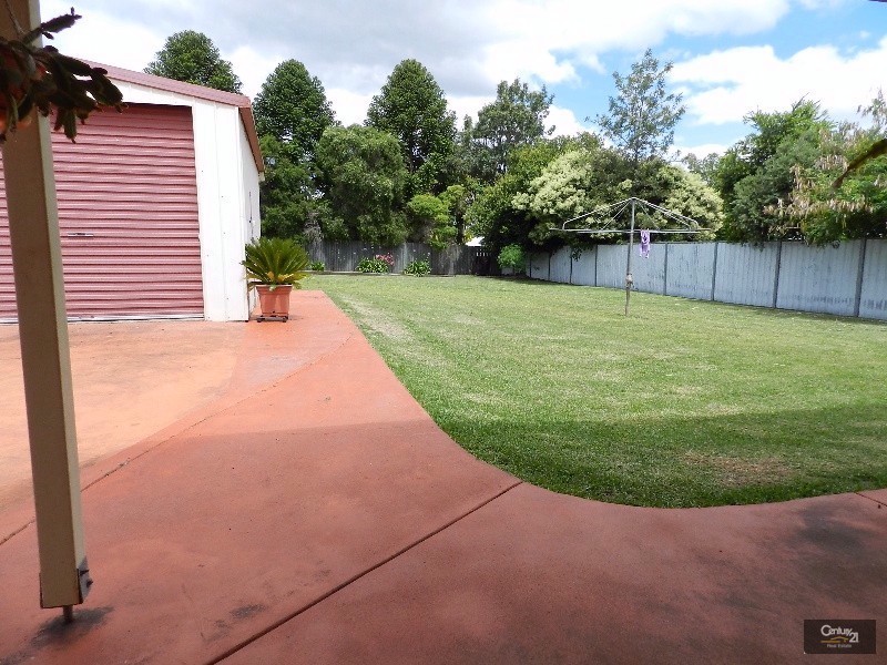 3 Gladstone Street, Wyreema QLD 4352