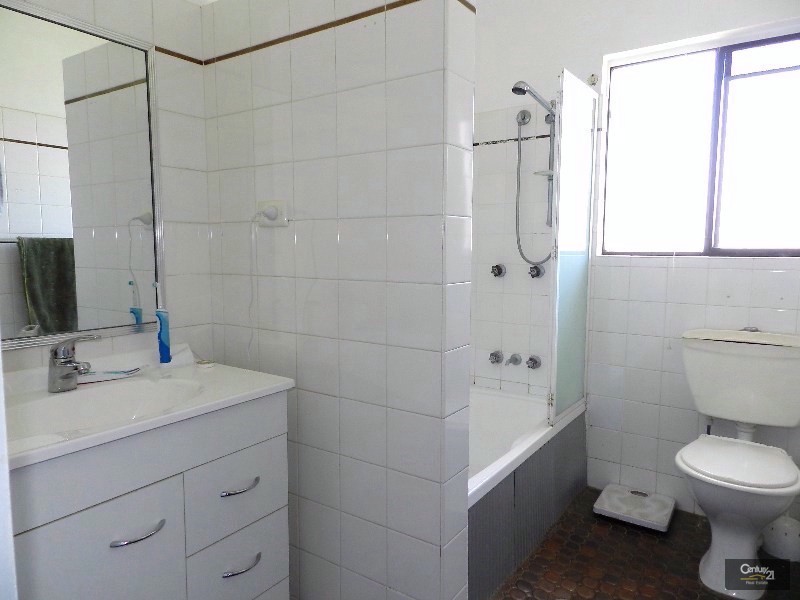 4/67 Taylor Street, Newtown QLD 4305