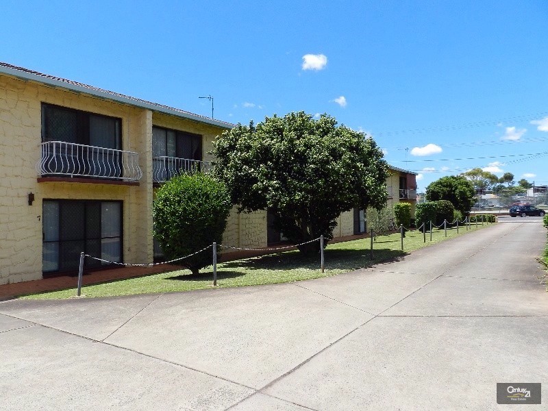 4/67 Taylor Street, Newtown QLD 4305