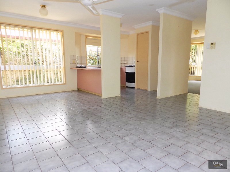 11 Moran Street, Wilsonton QLD 4350