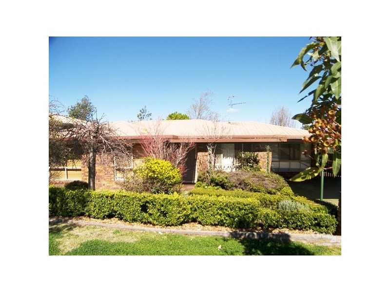 8 Bowden Court, Darling Heights QLD 4350