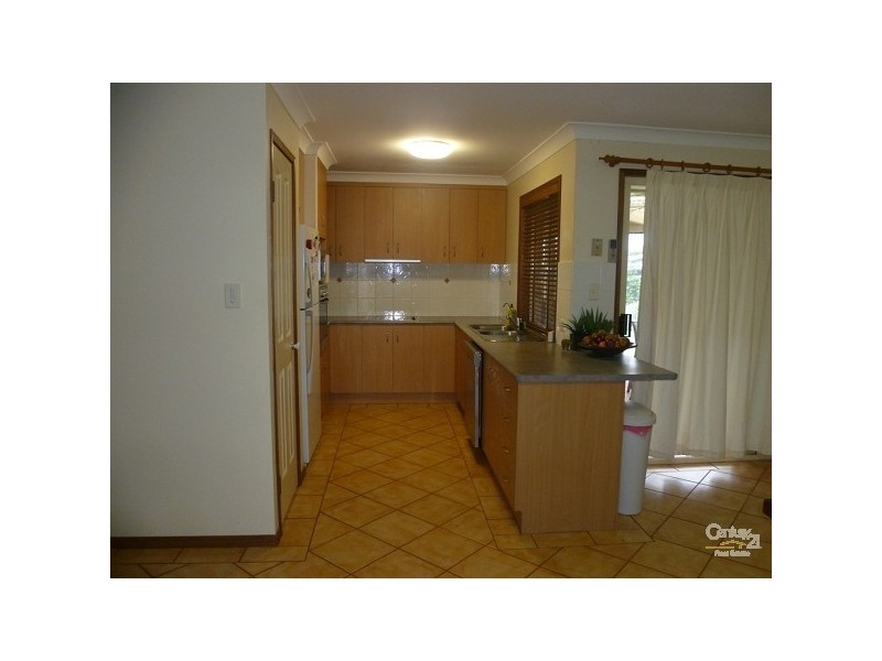 11 Chelwyn Street, Middle Ridge QLD 4350