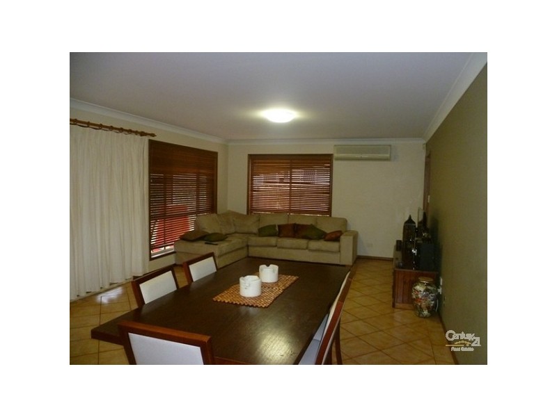 11 Chelwyn Street, Middle Ridge QLD 4350