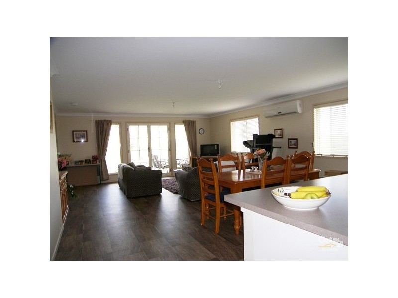 6 Curlew Street, Meringandan QLD 4352