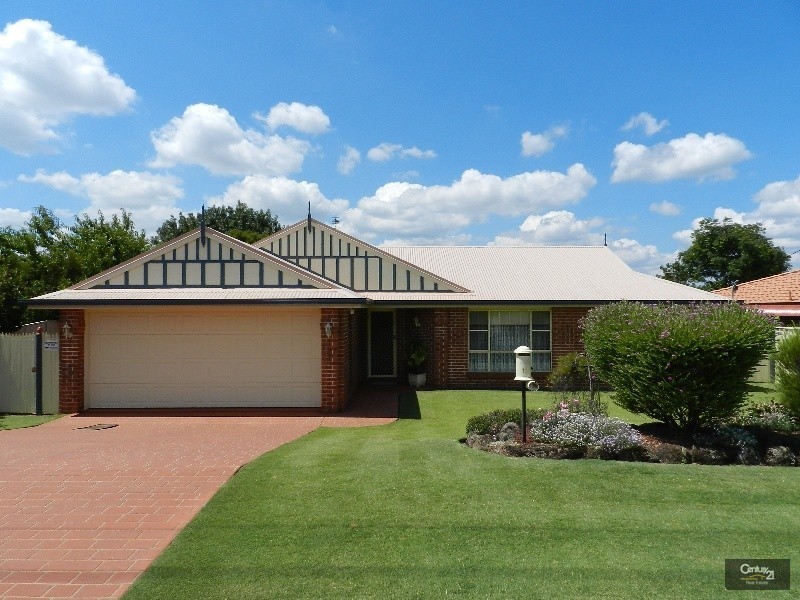 11 Pillar Street, Middle Ridge QLD 4350