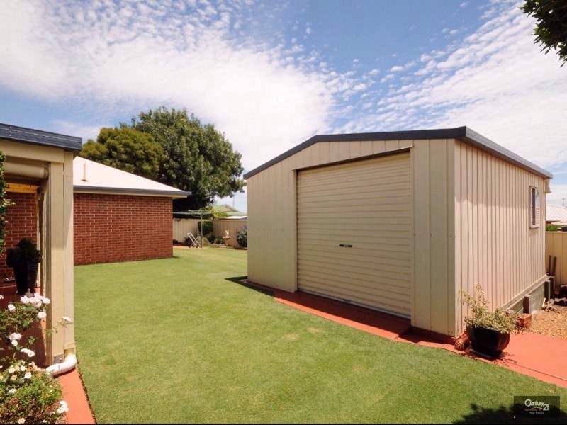 11 Pillar Street, Middle Ridge QLD 4350