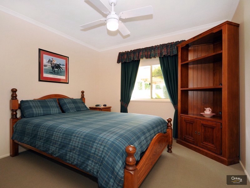 11 Pillar Street, Middle Ridge QLD 4350