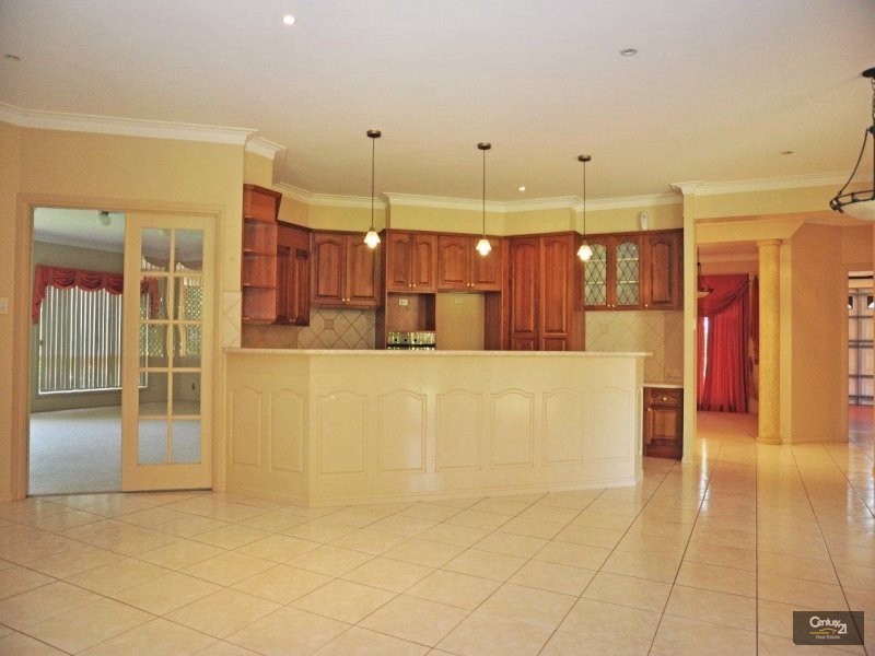 10 Parsley Drive, Middle Ridge QLD 4350