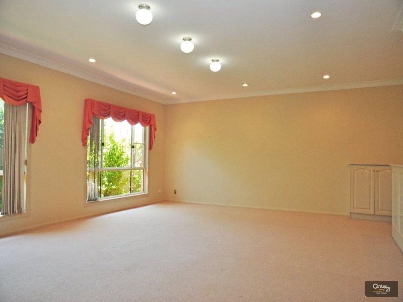 10 Parsley Drive, Middle Ridge QLD 4350