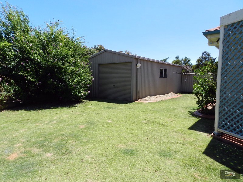 10 Parsley Drive, Middle Ridge QLD 4350