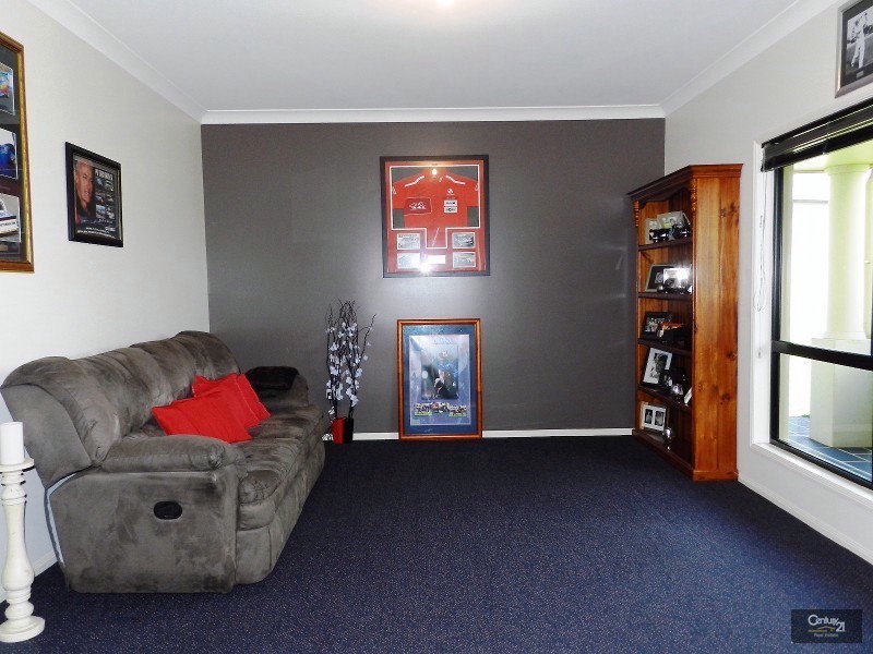12 Powell Court, Highfields QLD 4352