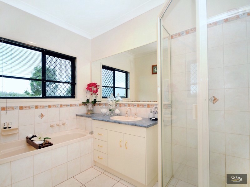 12 Powell Court, Highfields QLD 4352