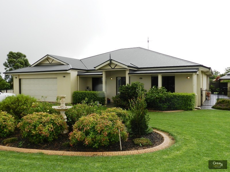 12 Powell Court, Highfields QLD 4352