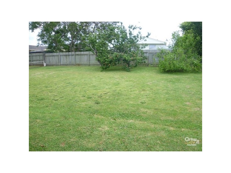 11 McCafferty Street, Wilsonton QLD 4350