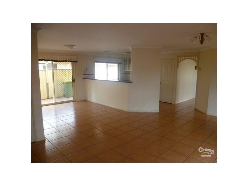 33 Chelwyn Street, Middle Ridge QLD 4350