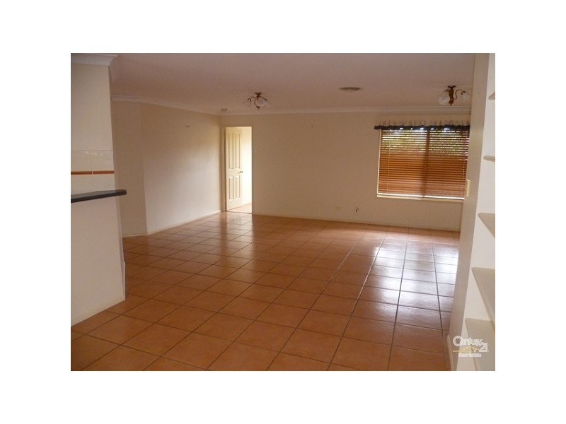 33 Chelwyn Street, Middle Ridge QLD 4350