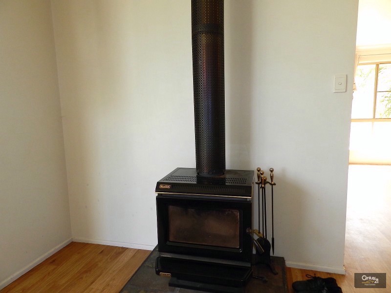 25 Newman Road, Wyreema QLD 4352