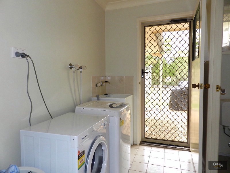 25 Newman Road, Wyreema QLD 4352