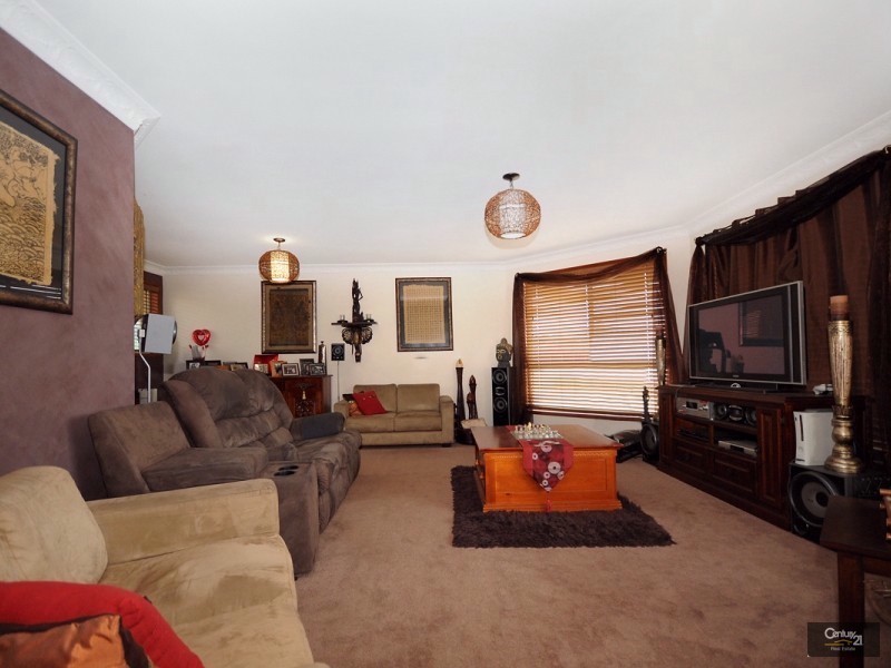 2 Kensington Court, Darling Heights QLD 4350