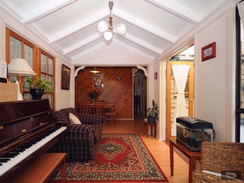 64 Long Street, Rangeville QLD 4350