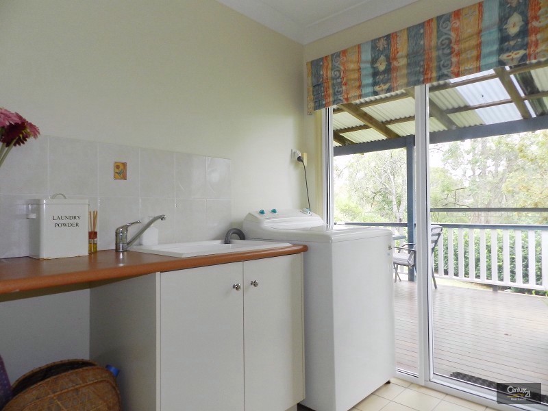 8 Pendoma Drive, Hodgson Vale QLD 4352