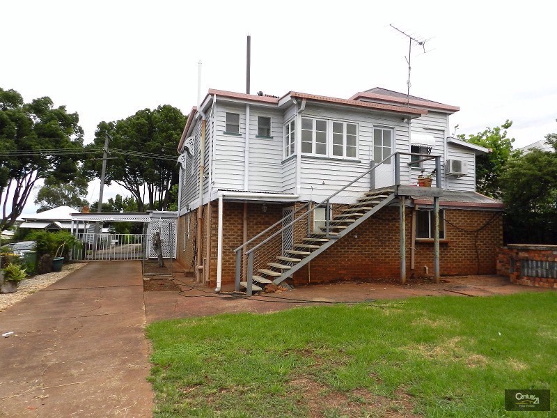 27  Hill Street, Toowoomba QLD 4350