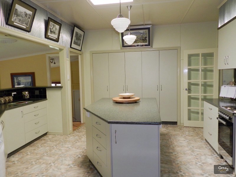 9 Duncraggon Street, South Toowoomba QLD 4350