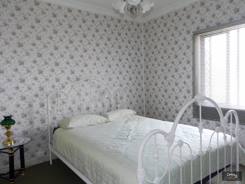 9 Duncraggon Street, South Toowoomba QLD 4350