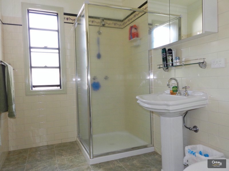 9 Duncraggon Street, South Toowoomba QLD 4350