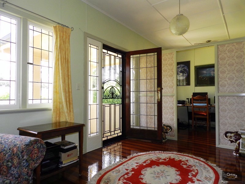 9 Duncraggon Street, South Toowoomba QLD 4350