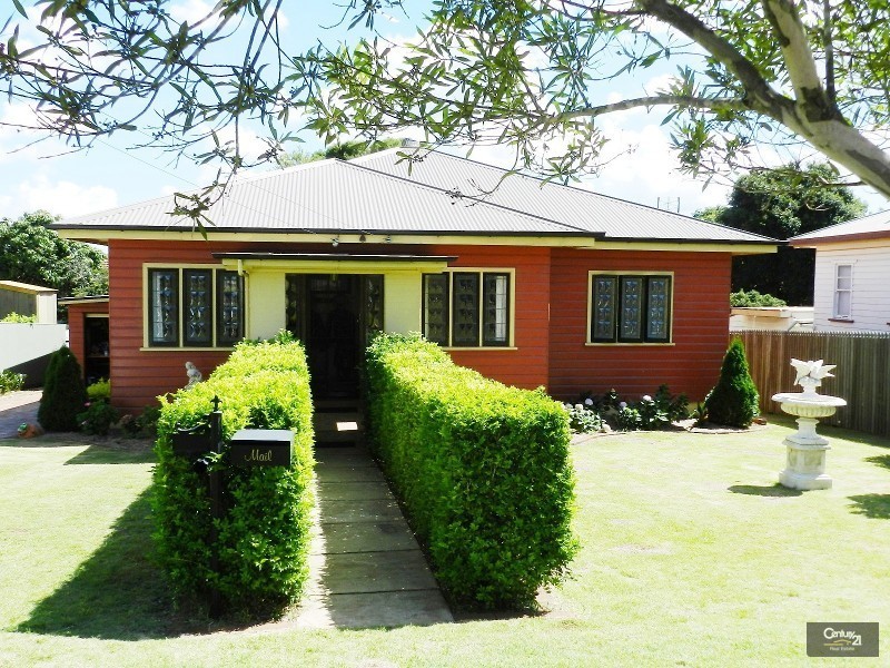 9 Duncraggon Street, South Toowoomba QLD 4350