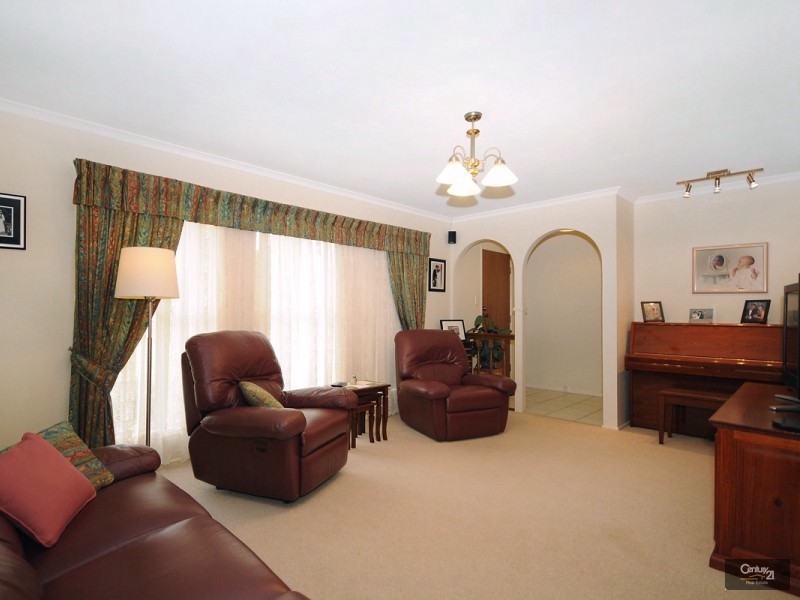 3 Carnation Court, Middle Ridge QLD 4350