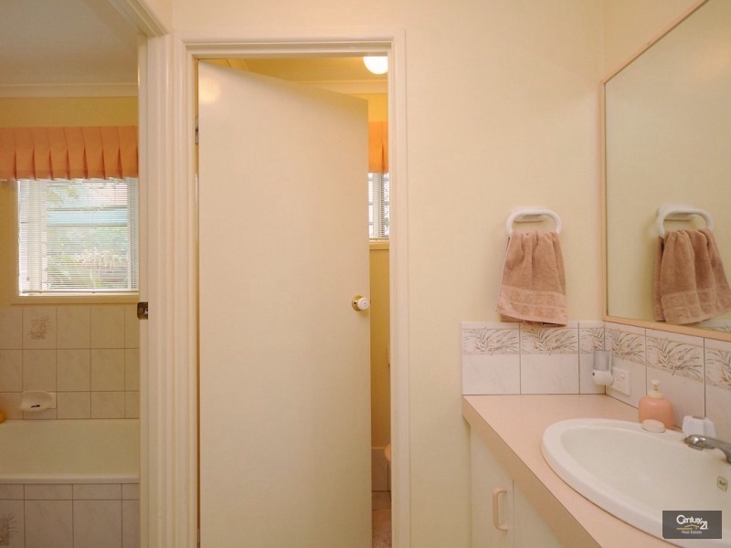 3 Carnation Court, Middle Ridge QLD 4350