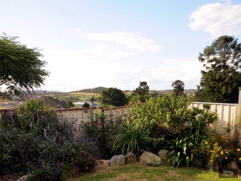 13 Maguire Court, Harristown QLD 4350