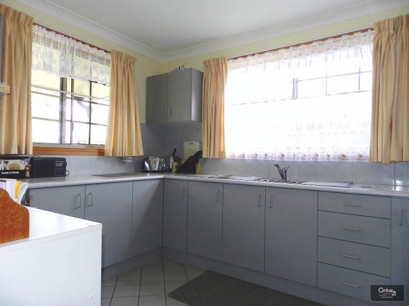 2/1  Gabrielle Street, Kearneys Spring QLD 4350