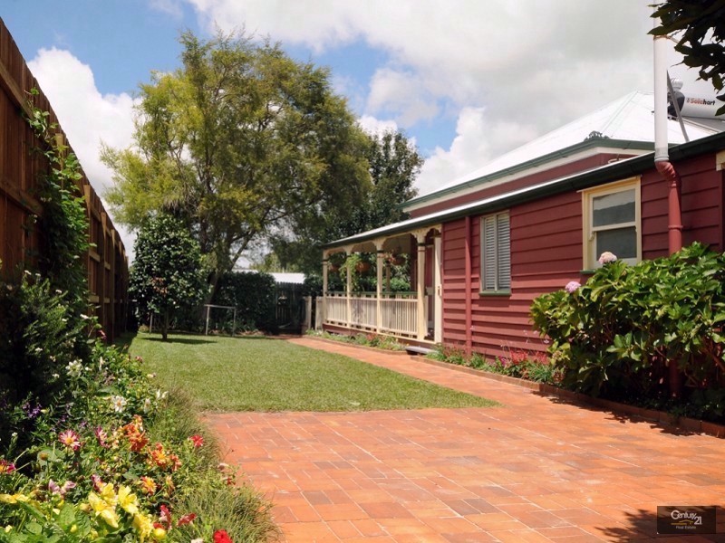 9 Argyle Street, East Toowoomba QLD 4350