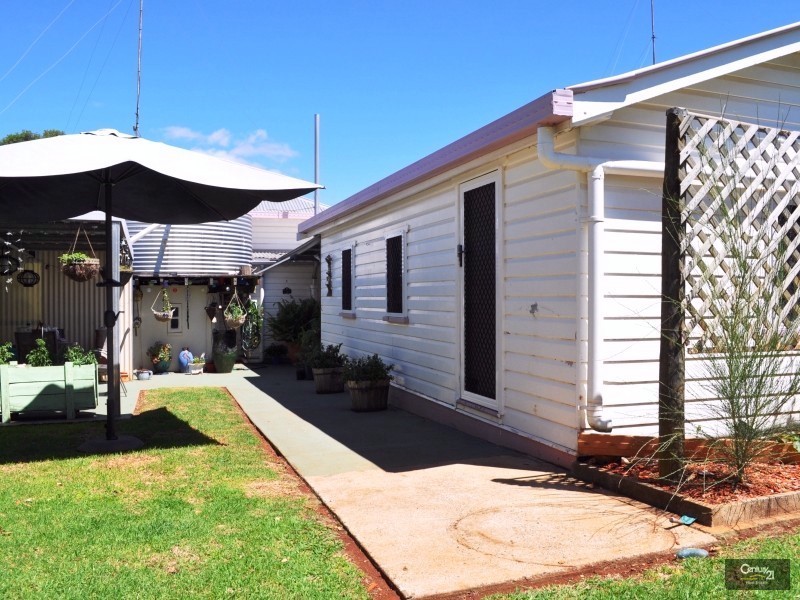 6 McWaters Street, North Toowoomba QLD 4350