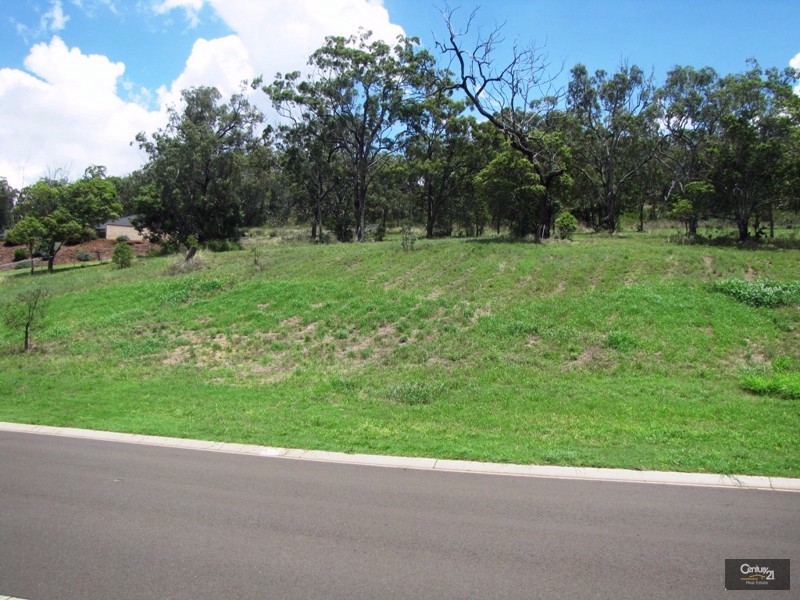 8 Fawn Grove Drive, Glenvale QLD 4350