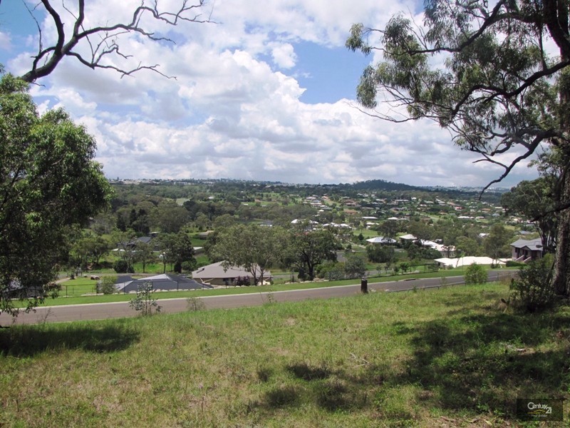 8 Fawn Grove Drive, Glenvale QLD 4350