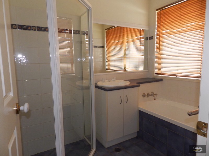 16 Michael Street, Westbrook QLD 4350