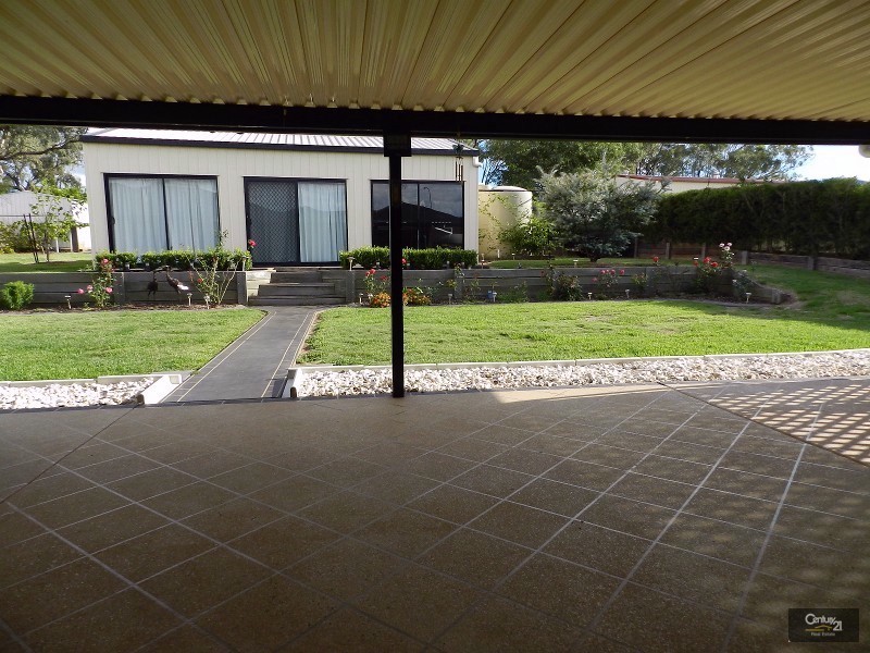 16 Michael Street, Westbrook QLD 4350