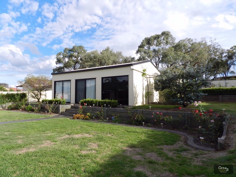 16 Michael Street, Westbrook QLD 4350