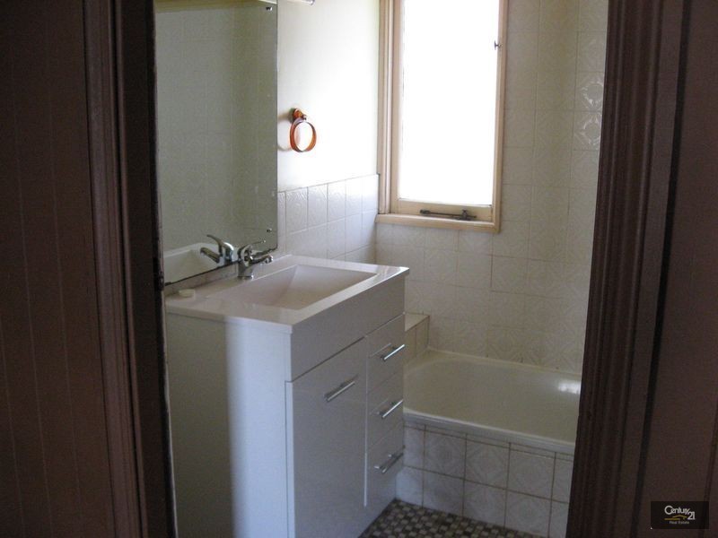 3 Gostwyck Street, Newtown QLD 4350