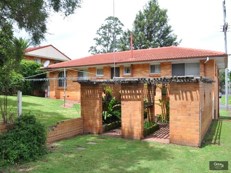 37 North Street, Mount Lofty QLD 4350