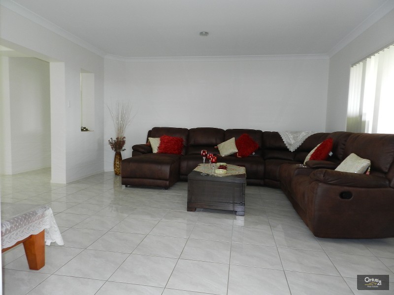 23  Honeyeater Drive, Highfields QLD 4352