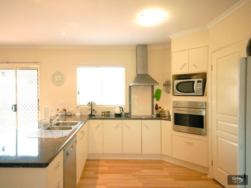 2 Schaefer Court, Westbrook QLD 4350