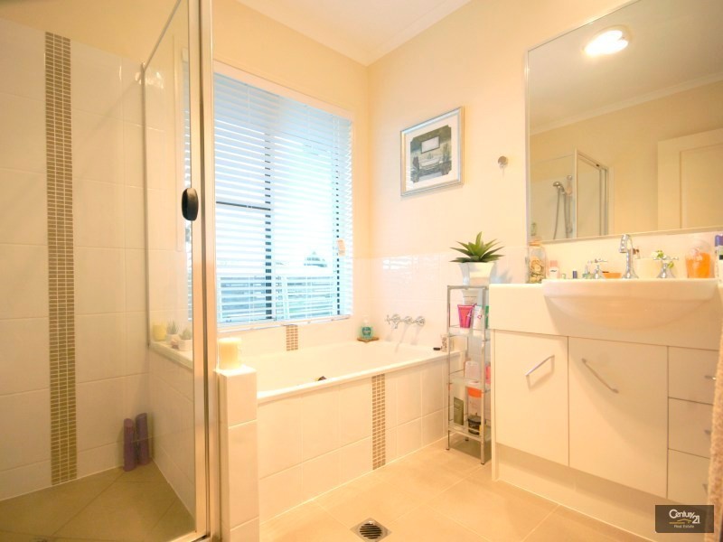 2 Schaefer Court, Westbrook QLD 4350