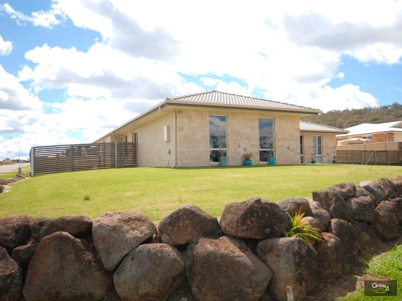 2 Schaefer Court, Westbrook QLD 4350