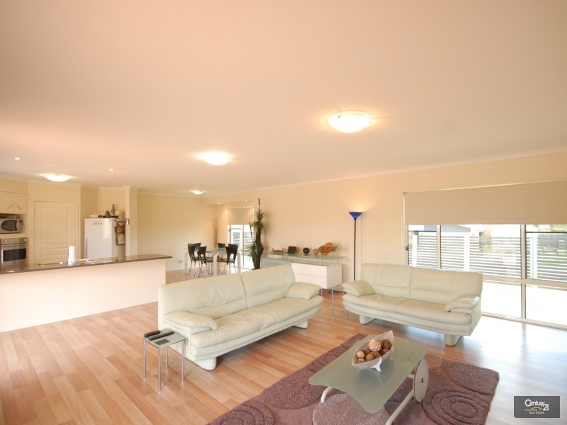 2 Schaefer Court, Westbrook QLD 4350