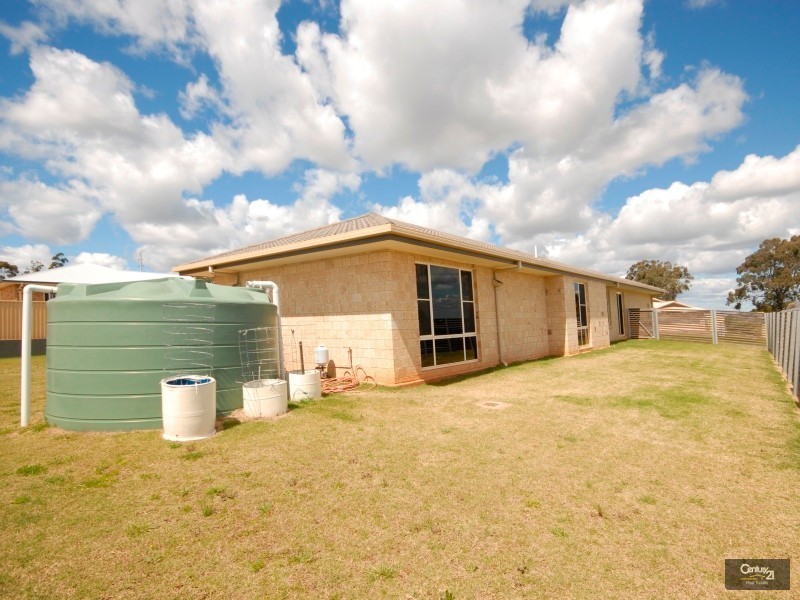 2 Schaefer Court, Westbrook QLD 4350